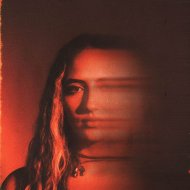 Dazed, Lucciana - Siéntate